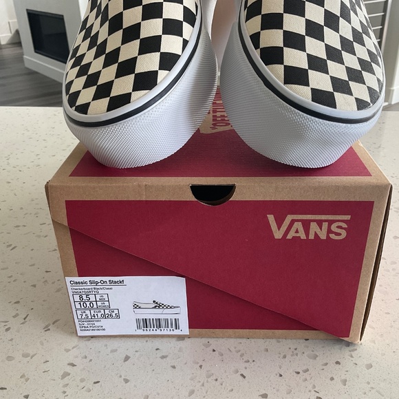 VANS BRAND NEW WITH BOX - MEN - 8.5, WOMEN 10 - Picture 6 of 7